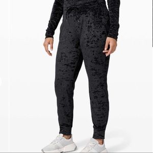 Lululemon Ready to Crush Jogger Black Sz10 (Med)